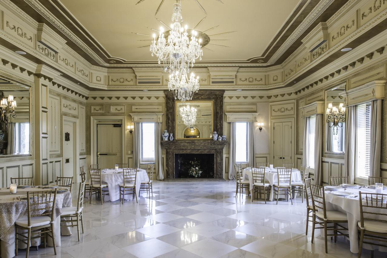 Hotel Kentucky Castle Versailles Exterior foto
